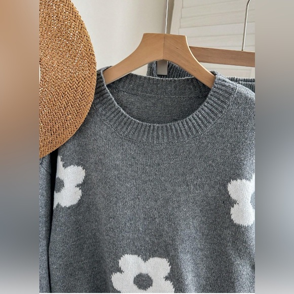 Floral Pattern Knit Sweater Top And Pants Set Gray - Picture 3 of 8